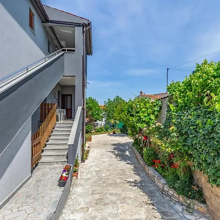 Lorencin Milka Apartment Medulin