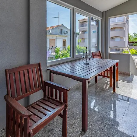 Apartment Lorencin Milka