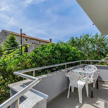 Apartment Lorencin Milka *