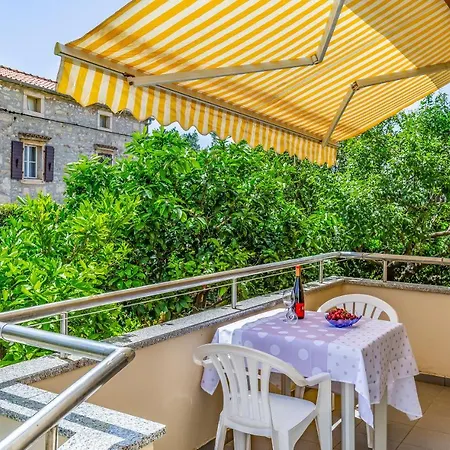 Apartment Lorencin Milka *