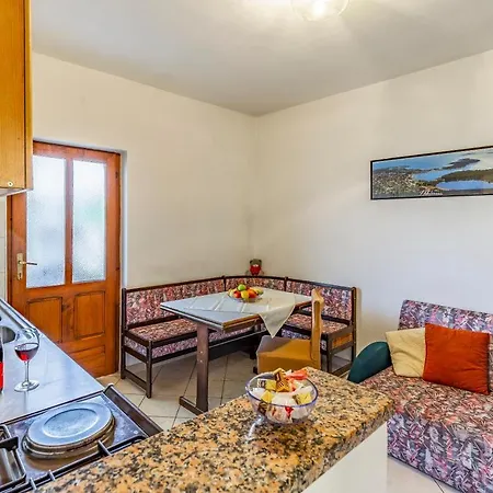 Lorencin Milka Apartment Medulin