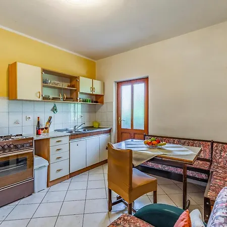 Apartment Lorencin Milka *